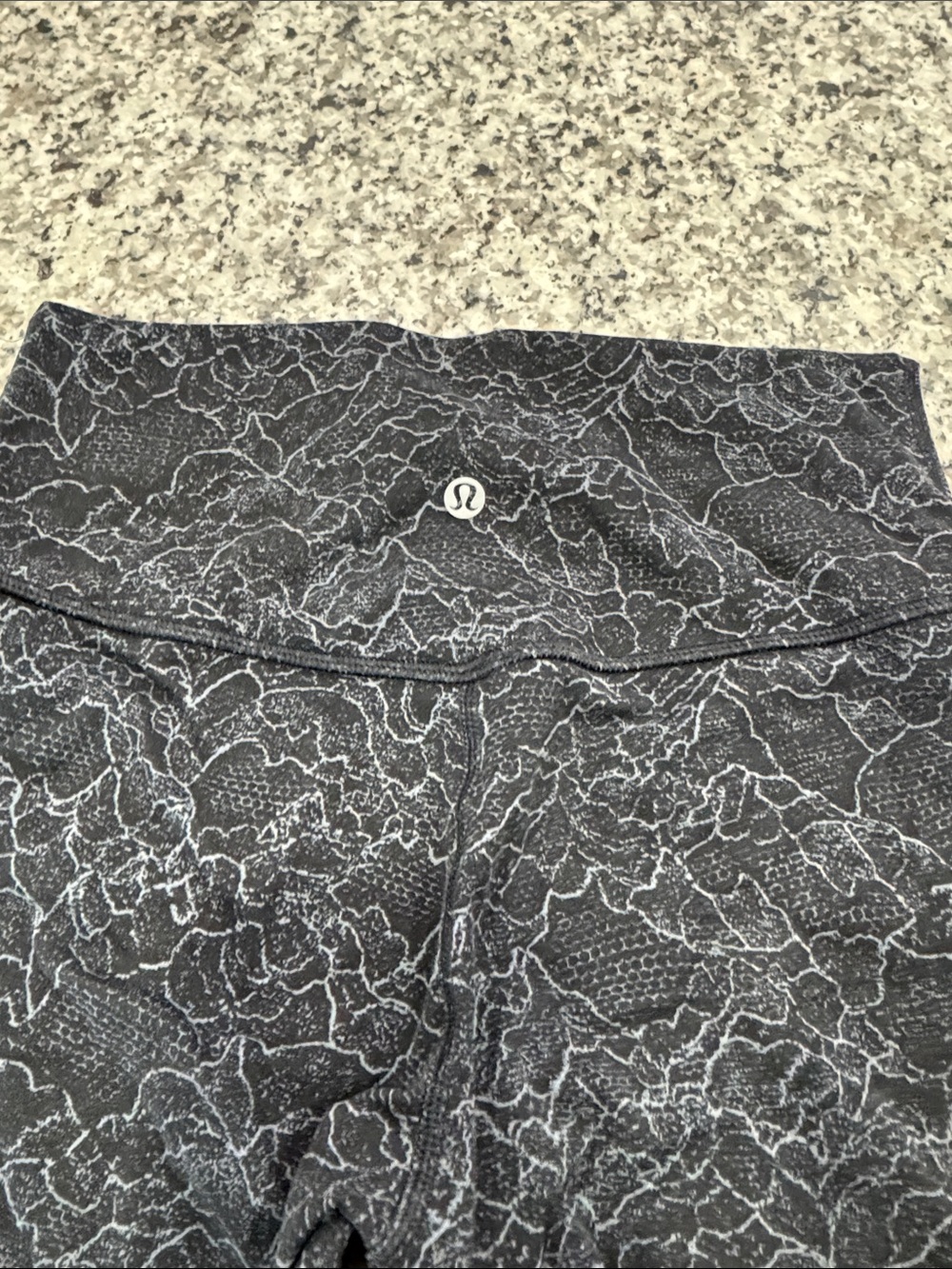 Lululemon Women's align crop leggings - Picture 2 of 3